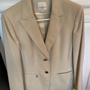 Anne 2Klein pant suit